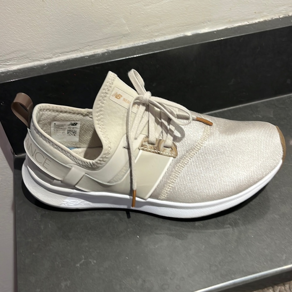 Ultra light weight sneaker